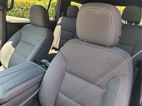 Used 2024 Chevrolet Traverse LT image 13