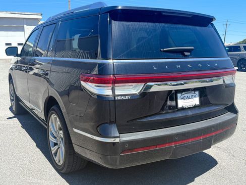 Used 2022 Lincoln Navigator Reserve AWD/4WD image 5