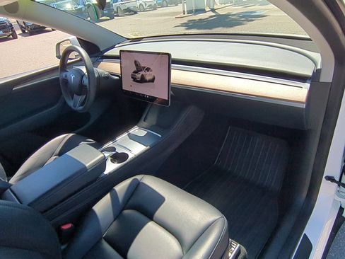 Used 2023 Tesla Model Y Long Range AWD/4WD image 28