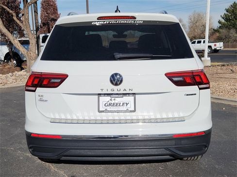 Used 2022 Volkswagen Tiguan SE w/ Panoramic Sunroof Package image 10