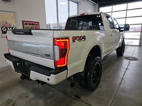 Used 2017 Ford F250 Platinum w/ Platinum Ultimate Package image 8