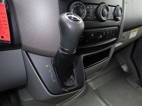 Used 2018 Mercedes-Benz Sprinter 2500 image 27