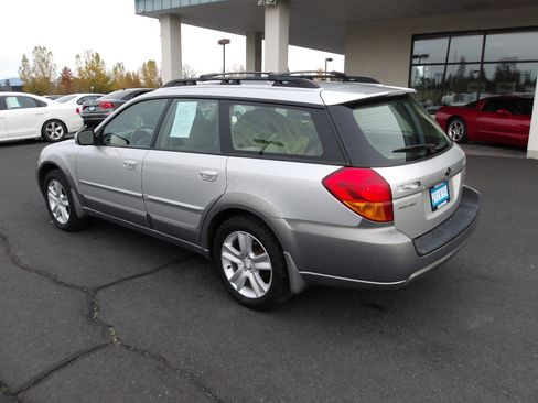 Used 2005 Subaru Outback 3.0R Limited image 3