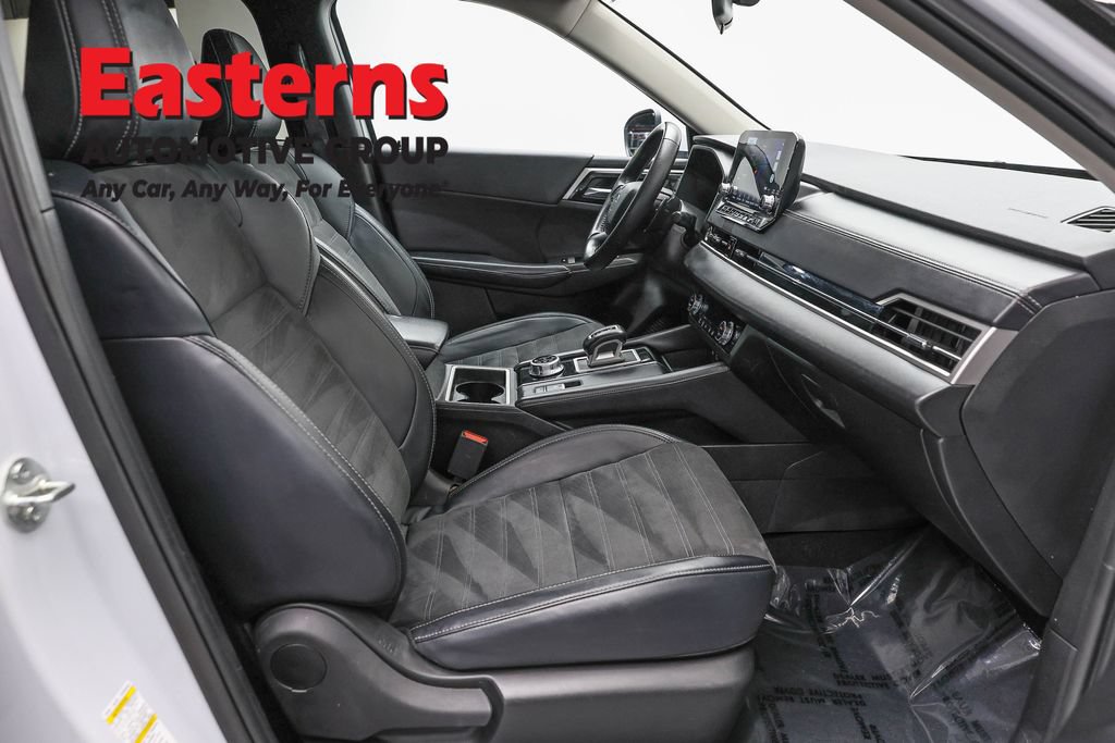 Used 2024 Mitsubishi Outlander SE AWD/4WD image 24