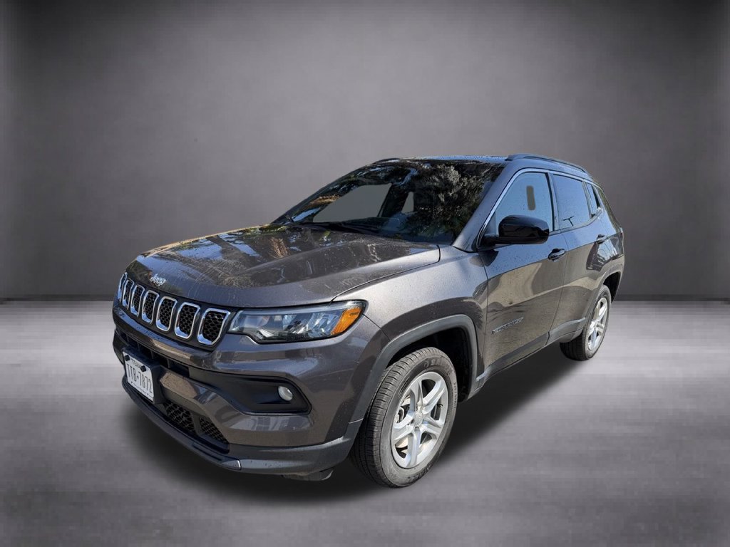Used 2024 Jeep Compass Latitude AWD/4WD image 7