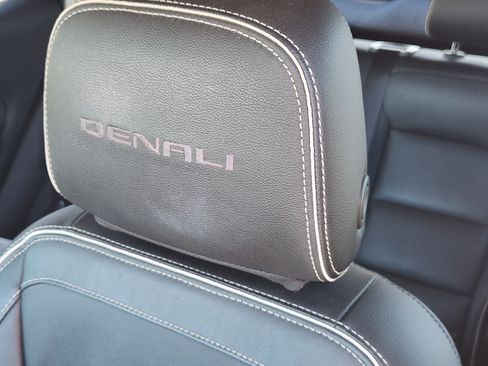 Used 2019 GMC Terrain Denali w/ Advanced Safety Package image 18