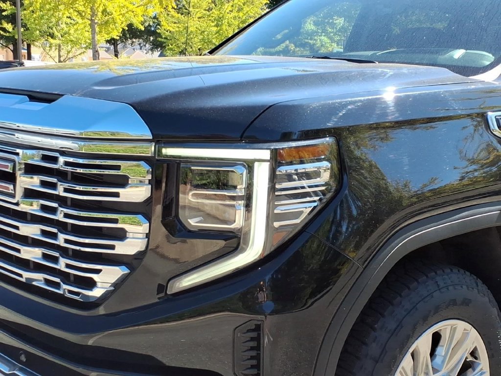 Used 2023 GMC Sierra 1500 Denali w/ Technology Package AWD/4WD image 27