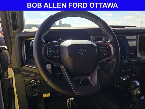 Used 2025 Ford Bronco Outer Banks AWD/4WD image 16