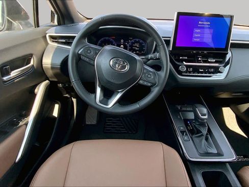 Used 2026 Toyota Corolla Cross XLE w/ Convenience Package FWD image 6