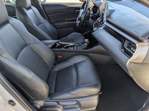 Used 2019 Toyota C-HR Limited image 18