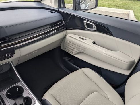 Certified 2025 Kia Carnival SX Prestige FWD image 29