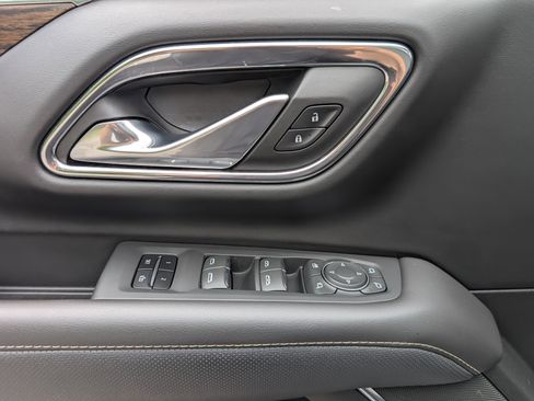 Used 2023 Chevrolet Tahoe Premier RWD image 16