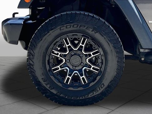 Used 2018 Jeep Wrangler Unlimited Sport S AWD/4WD image 10
