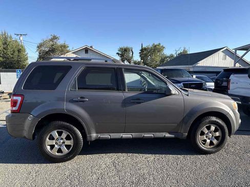 Used 2011 Ford Escape Limited w/ 302A Rapid Spec Order Code FWD image 4