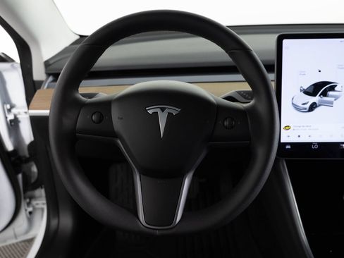 Used 2020 Tesla Model 3 Standard Range RWD image 26