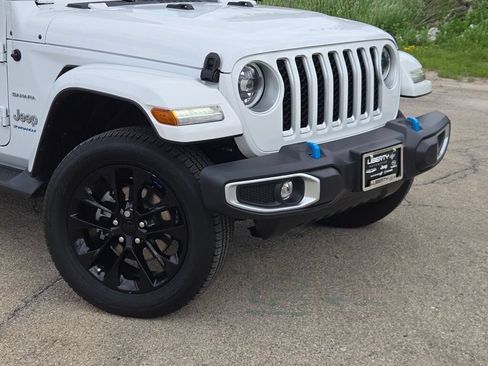 Used 2023 Jeep Wrangler Unlimited Sahara w/ Cold Weather Group AWD/4WD image 2