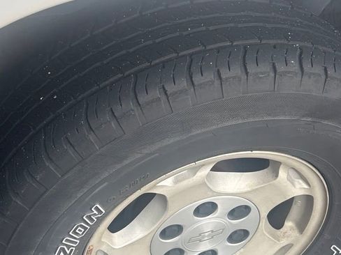 Used 2005 Chevrolet Avalanche LS w/ Sun And Sound Package RWD image 9