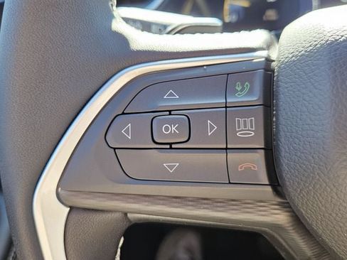 New 2025 Jeep Grand Cherokee Altitude image 22