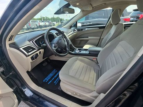 Used 2020 Ford Fusion SE FWD image 10