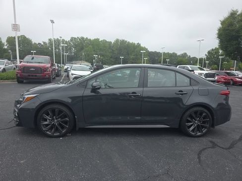 Used 2025 Toyota Corolla XSE FWD image 5