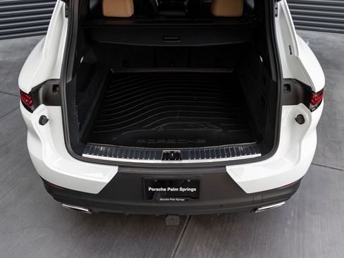 Certified 2025 Porsche Cayenne image 27
