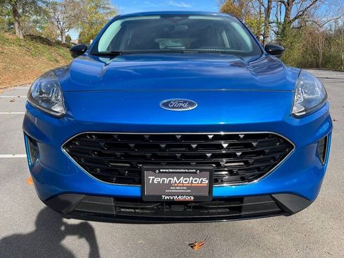 Used 2021 Ford Escape SE w/ SE Sport Appearance Package image 32