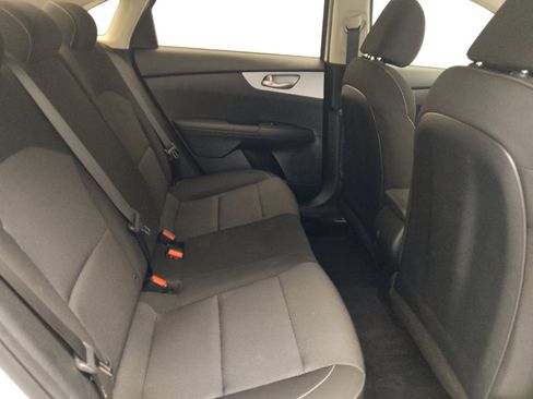 Used 2024 Kia Forte LXS w/ LXS Technology Package FWD image 19
