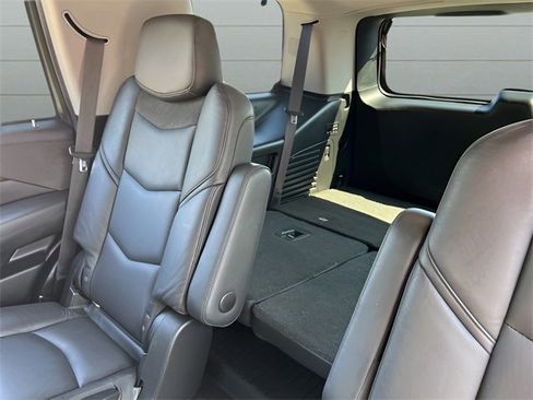 Used 2020 Cadillac Escalade Luxury w/ Escalade Sport Edition image 22