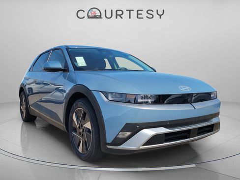 New 2026 Hyundai Ioniq 5 SE image 5