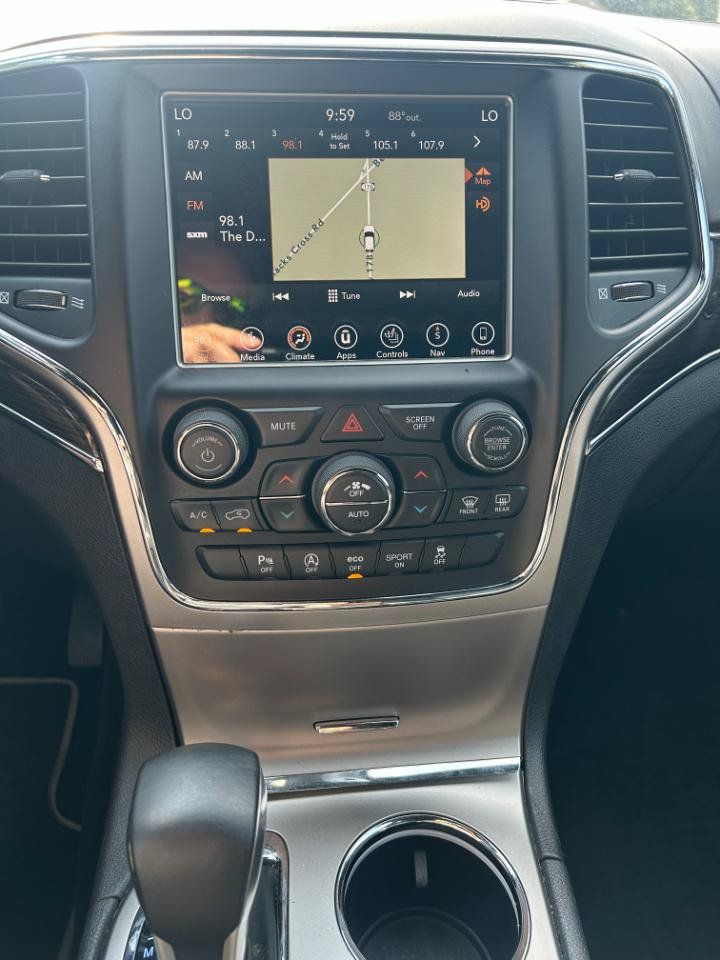 Used 2018 Jeep Grand Cherokee Overland AWD/4WD image 19