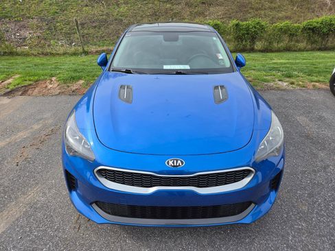 Used 2018 Kia Stinger Premium image 2