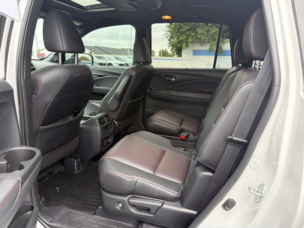 Used 2021 Honda Pilot Black Edition image 19