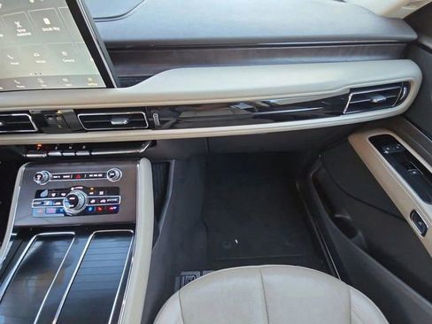 Used 2022 Lincoln Aviator Reserve w/ Elements Package Plus RWD image 40