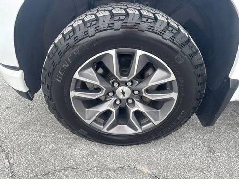 Used 2020 Chevrolet Silverado 1500 RST image 25