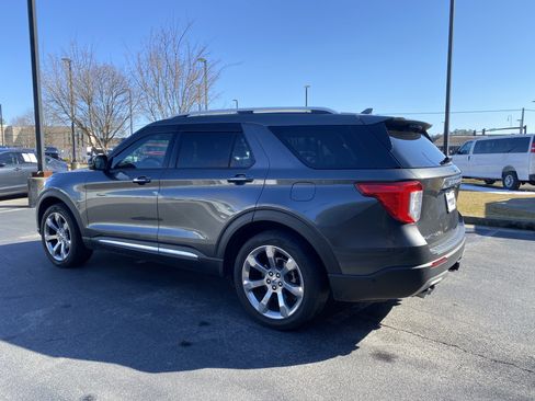 Used 2020 Ford Explorer Platinum w/ Premium Technology Package image 7