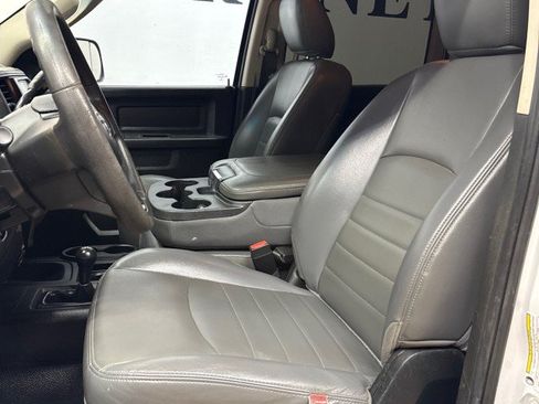 Used 2018 RAM 2500 Tradesman w/ Chrome Appearance Group AWD/4WD image 32