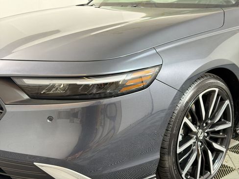 Used 2024 Honda Accord Touring image 9