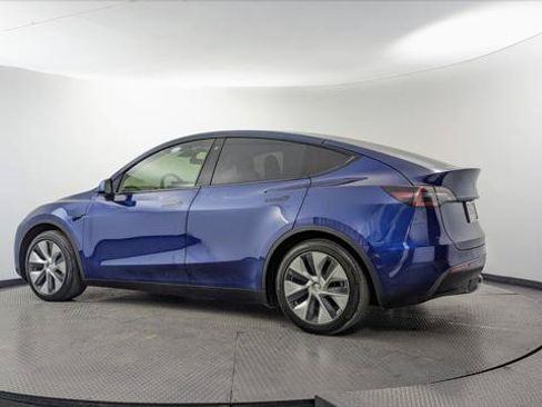 Used 2021 Tesla Model Y 2WD image 4