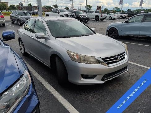 Used 2015 Honda Accord Touring image 4