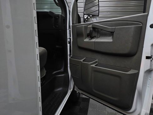 Used 2020 Chevrolet Express 3500 w/ Power Convenience Package RWD image 16