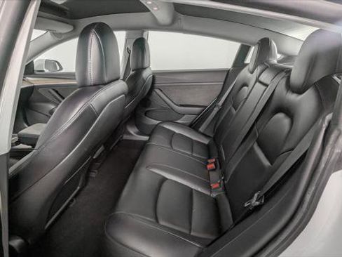 Used 2021 Tesla Model 3 Standard Range Plus image 16
