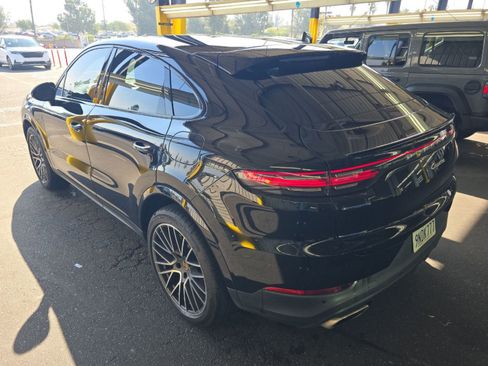 Used 2020 Porsche Cayenne E-Hybrid Coupe w/ Premium Plus Package image 6
