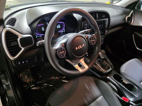 Used 2023 Kia Soul LX w/ LX Technology Package image 24