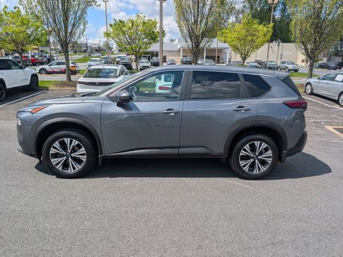 Used 2023 Nissan Rogue SV image 6