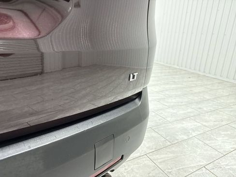 Used 2022 Chevrolet Traverse LT image 33