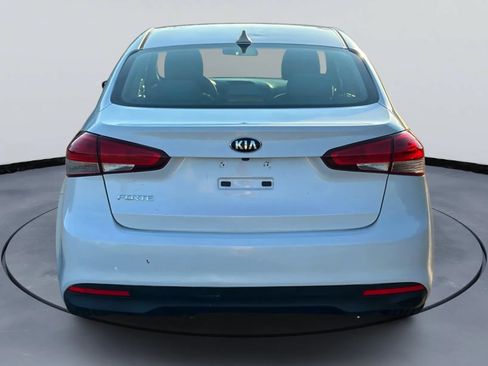Used 2017 Kia Forte LX w/ LX Popular Package FWD image 5