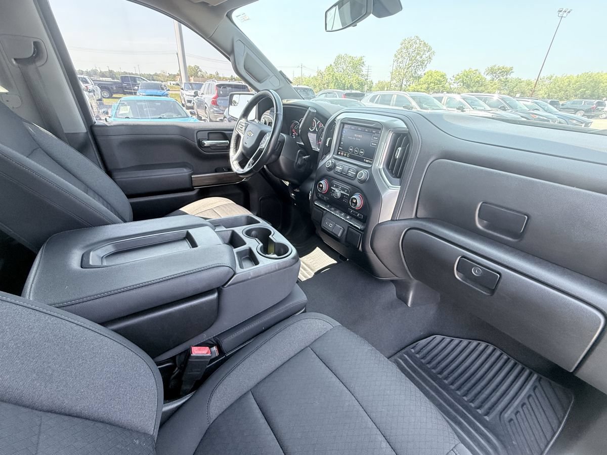 Used 2022 Chevrolet Silverado 1500 LT w/ Bed Protection Package RWD image 12