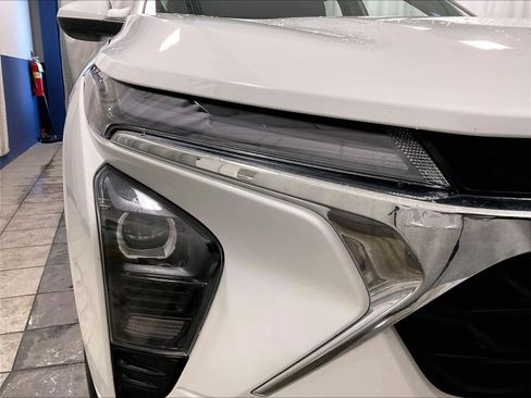 Used 2025 Chevrolet Trax LT w/ LT Convenience Package image 33