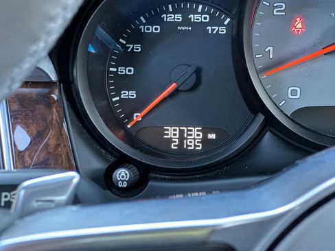 Used 2018 Porsche Macan S image 34