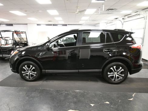 Used 2016 Toyota RAV4 LE image 4